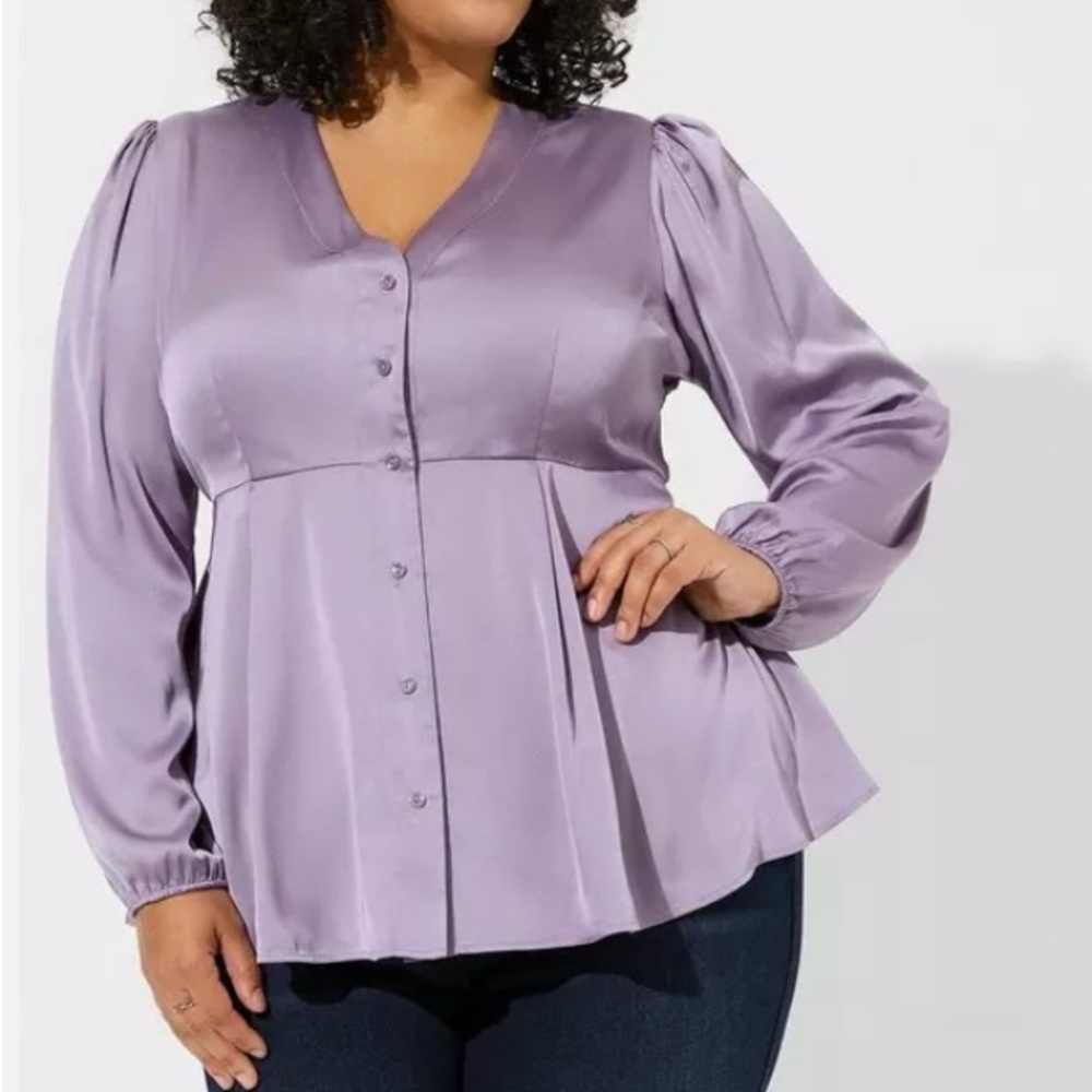 Torrid solid lavender satin peplum long sleeve blouse button front v-neck sz 3